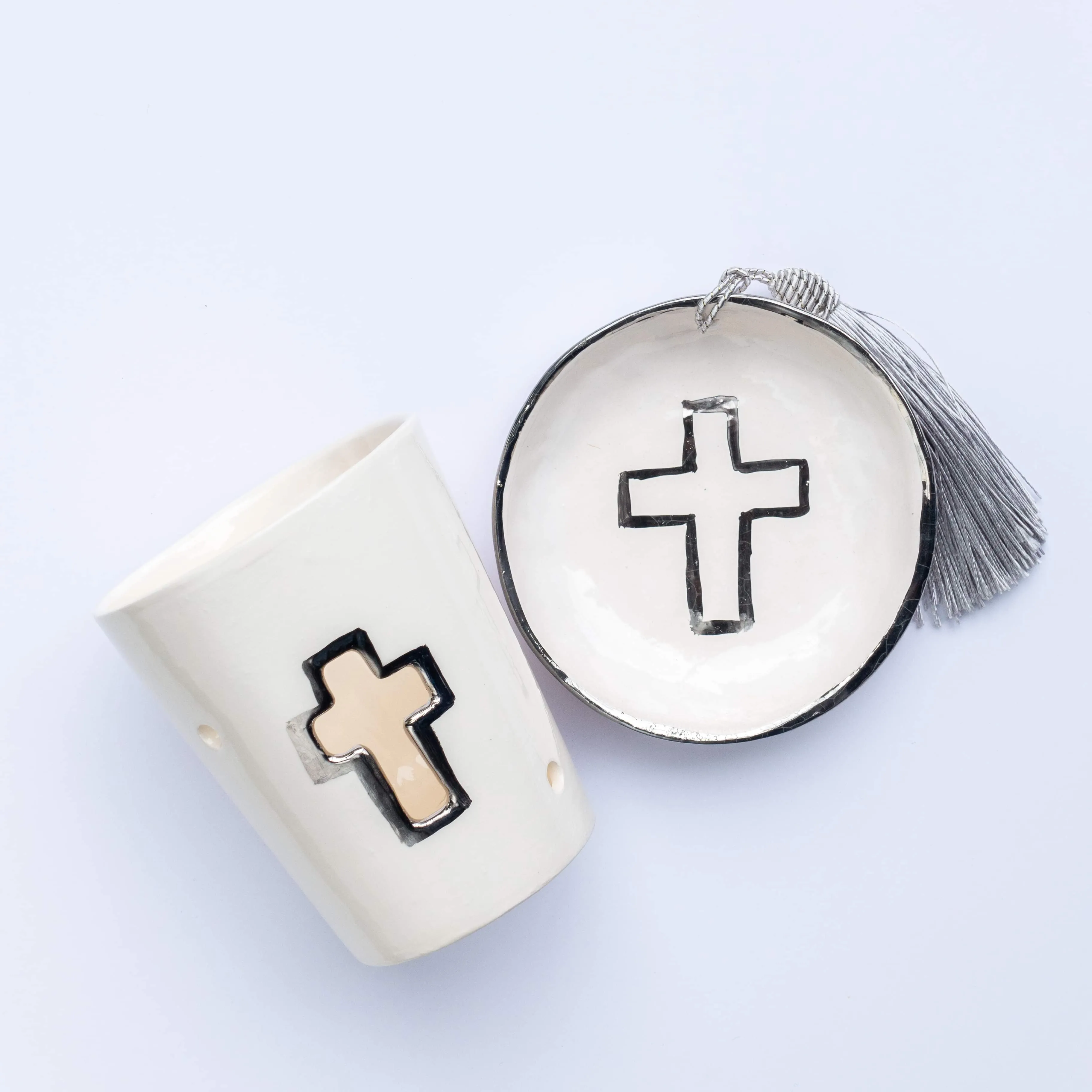 Ceramic tealight platinum silver cross design ivory white