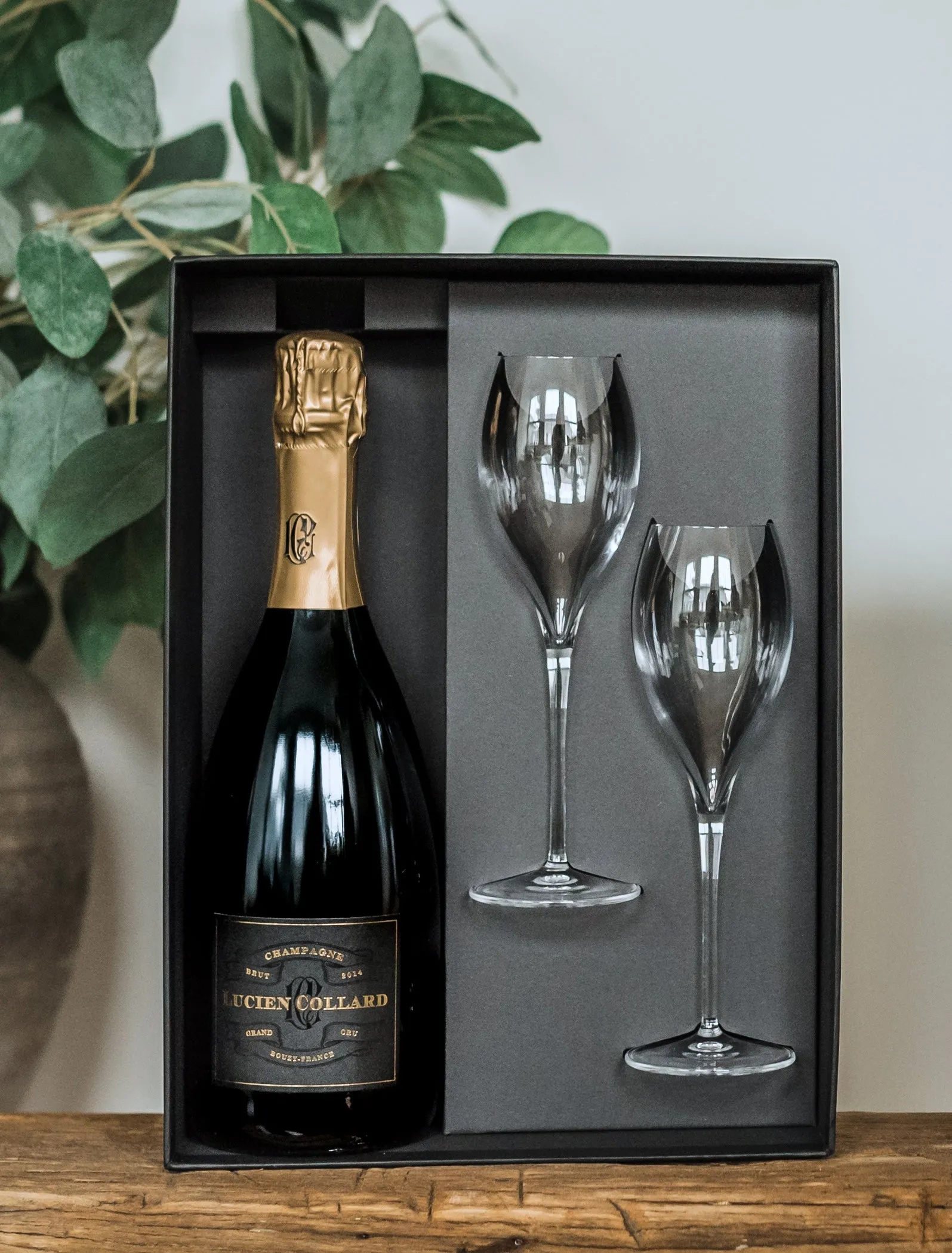 Champagne & Glasses Gift Set