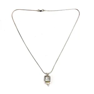 Donna D’Aquino Necklace: Pendant With Pearl